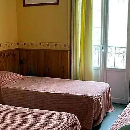 Restaurant N.d.auxiliatrice Отель 2*